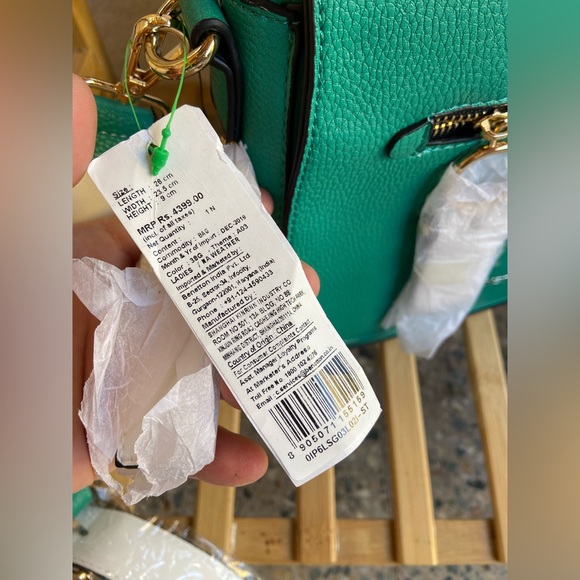 United Colors of Benetton Sling Bag With Adjustable Strap - Picture 8 of 11